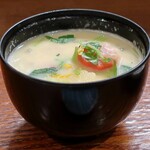 桶家乃隠居 - 白みそお雑煮(おもち２個)