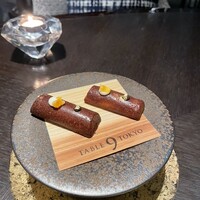 DINING & BAR TABLE 9 TOKYO - 