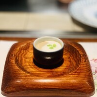 ステーキ懐石都 春日 - ②【スープ】
                    浅利のフラン、牛蒡のポタージュ