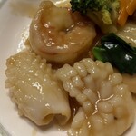 東天閣 - 八宝菜[八宝菜]
      海老
      烏賊/帆立