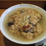 活鰻 - 最後に出し汁をかけワサビを薬味に。