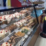 FUJIYA KOBE - 料理写真:常にケースは補充されている