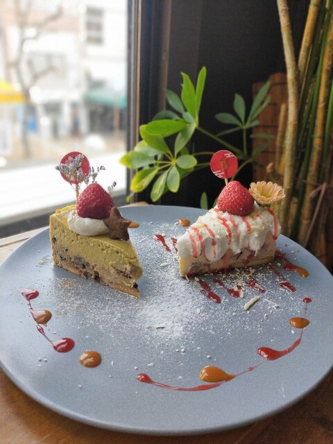 niji cafe （ニジ カフェ） - 元町（JR）/カフェ | 食べログ