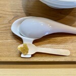 中華そば うお静 - 味変用の柚子ペースト