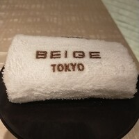 ベージュ アラン・デュカス 東京 - おしぼり