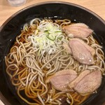 駅そば 大江戸そば - 鴨そば＋麺大盛り
520円＋180円