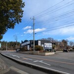 武蔵野うどん 五六 - お店入口　写真左側は上尾丸山公園