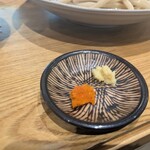 武蔵野うどん 五六 - 薬味はおろし生姜と紅葉おろしが付きます