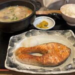 武屋食堂 - 銀ジャケ豚汁定食　1,000円越え