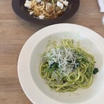 anello ホシノ - しらす、菜の花、白菜のアンチョビ青菜オリーブオイル
      トマトソースパスタ
      リコッタチーズと根菜のボロネーゼ