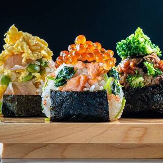 カスタマイズもOK◎「鮭」や「明太子」など豊富なメニュー！