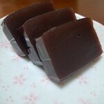 三ツ山羊羹本舗 - 温かい日本茶に本当に良くあう！