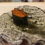 鮨 やしま - いくら　大ぶりでプチプチ　