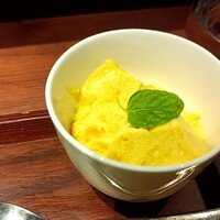 白金中華 星期菜 - マンゴープリンのデザート