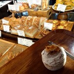 デューカ ディ カマストラ - 目移りします♬購入したのは写真右下の菓子パンです。