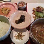 東北飯店 - 豚肉とキャベツ炒めのセット