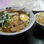 八仙苑 - ラーメン＋半炒飯セット