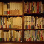 みなとや旅館 - 全て実際に当宿を訪れた著者たちが遺したサイン本