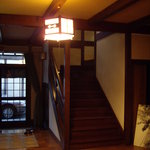みなとや旅館 - 全5室のみの客間に昇る階段