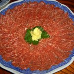 みなとや旅館 - 待ってました！の名物・馬刺し（この大皿が2人前）