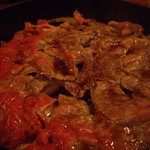 みなとや旅館 - ちょうど食べ頃の半煮えとなった桜鍋。コレが美味♪