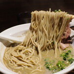 NIBOSHI MANIA - ロブスター二段仕込み浅利の濃厚の麺。すごい持ち上げ