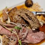 HOLZ - ガーリック風味の大人のビーフ＆ハンバーグ　1951円　+　ライス　253円　+　フレッシュサラダ　418円