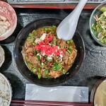 029満家食堂 - モツ煮込み定食。900円！