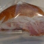 ゆめ酵母 ひげのぱん屋 - 塩バターロールサンド 292円