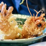 みくりやうどん - 丼から覗いてます。