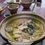 元祖鮭鱒料理 割烹 金大亭 - 鮭なべ