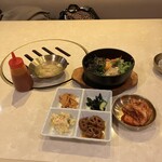 李さんの台所 - 石焼ピビンパ定食