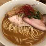 人力俥 - キレイに畳まれた中太麺と2種類やチャーシューが美味しい！