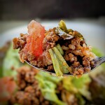 OHAMAテラス - タコミートに蕩けるチーズ。コチラで食事する必要もないとは思いますが、何となく…