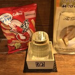 麹町いづみや しろ - カルビーかっぱえびせん・誠鏡 しぼりたて 純米無ろ過生原酒