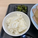 ニューラーメンセンターりゅうちゃん - ライス・漬物