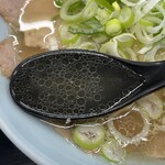 ニューラーメンセンターりゅうちゃん - スープ