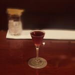 Bar Usquebaugh - ① 巴黎人：琴酒