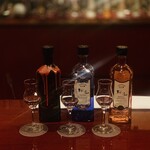 Bar Usquebaugh - ③ 櫻尾琴酒品嚐：半盎司 x 3