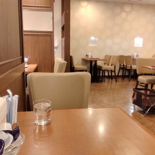 カフェ・キャピタル_2