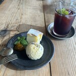 食事と図書 雨風食堂 - 