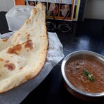 エベレスト インド・ネパールレストラン - 料理写真:カレーの量多いです