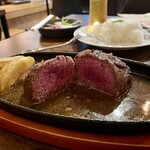 Cafe ジビエ工業 - 絶品！肉ももステーキ（2,500円）
