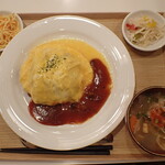 トーコーキッチン - ふわとろオムライス 副菜二品、豚汁 