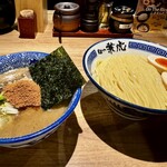 麺や兼虎 博多デイトス店 - 