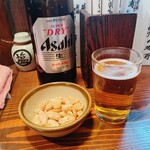 とりとん - お通し代わりにピーナッツ