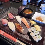 にぎり長次郎 - 赤だしかうどんか選べます