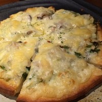 ビストロMER - シラスと九条ネギのピザ