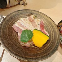 牛刺しと焼肉 仔虎 クリスロード店 - 