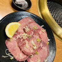 ホルモン焼肉 富や 栄店 - 
